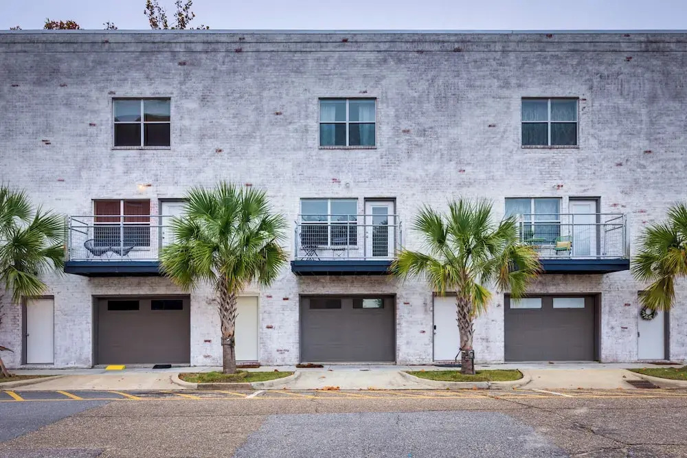 Game Room w/ Pool Table! Downtown Mobile Condo