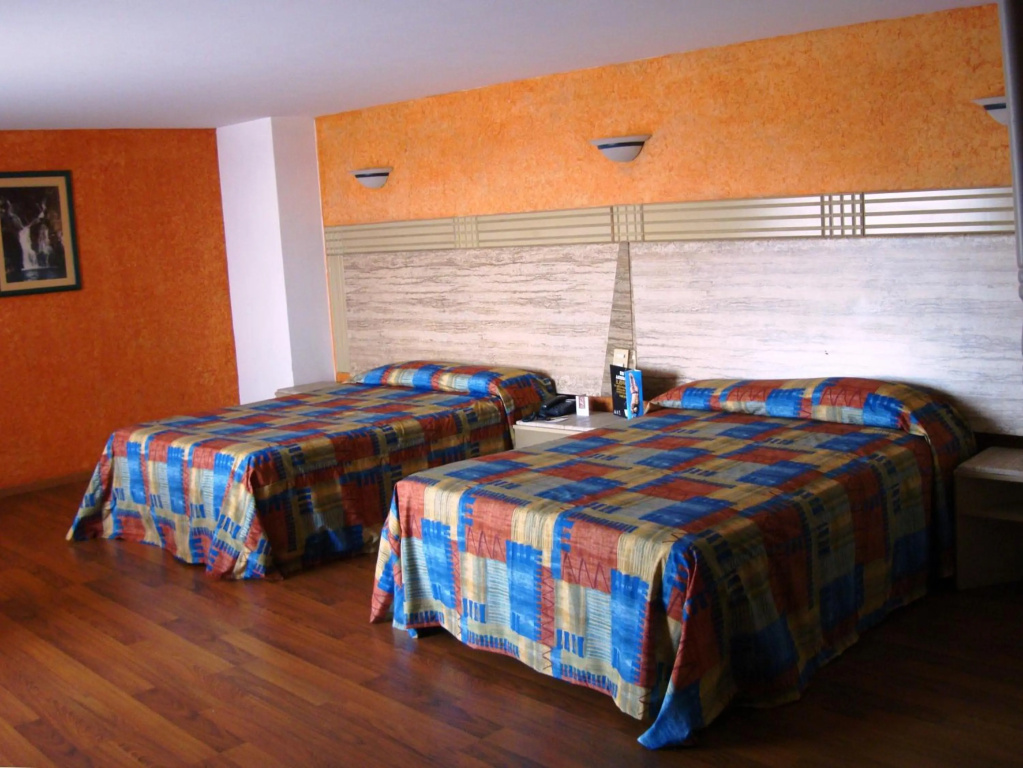 Hotel Cervantes — 3