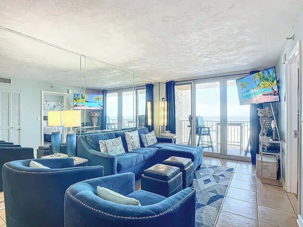 Oceania Beach Club