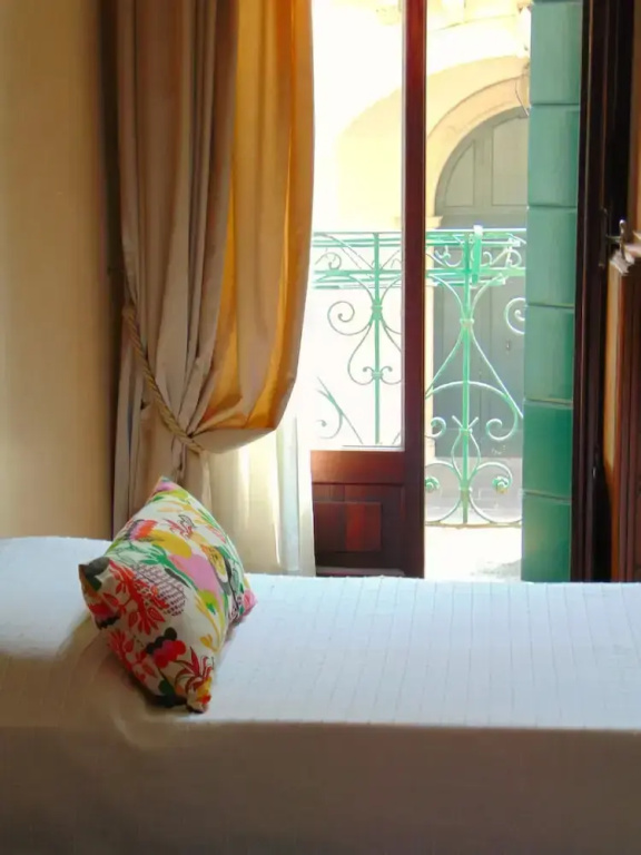 Standard Triple room with balcony