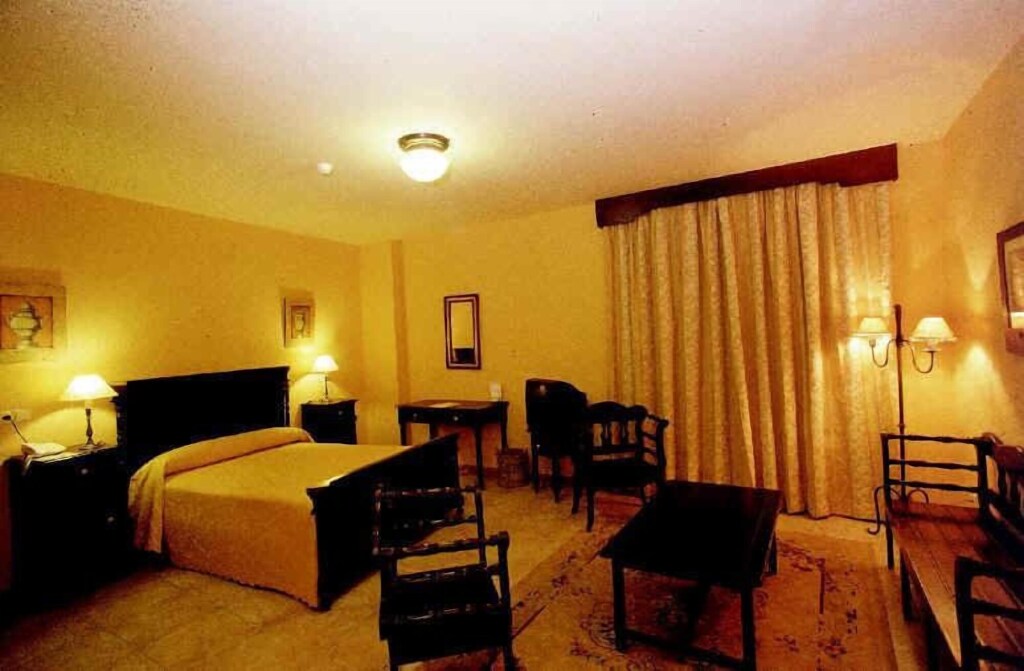Hotel María de Molina by null