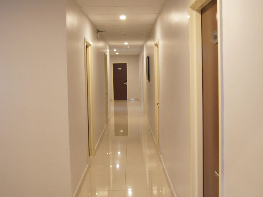Lobby & Reception