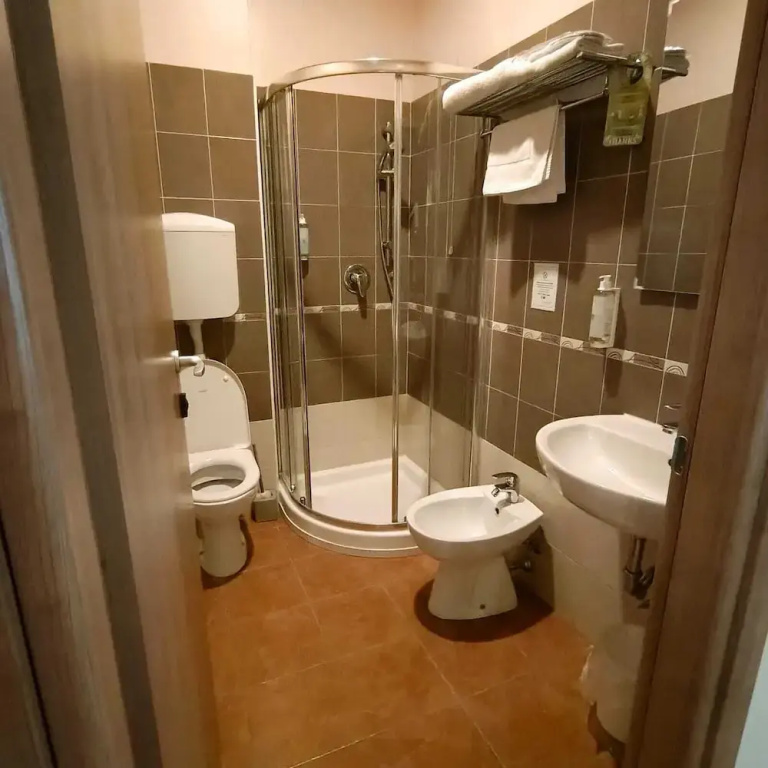 Economy room