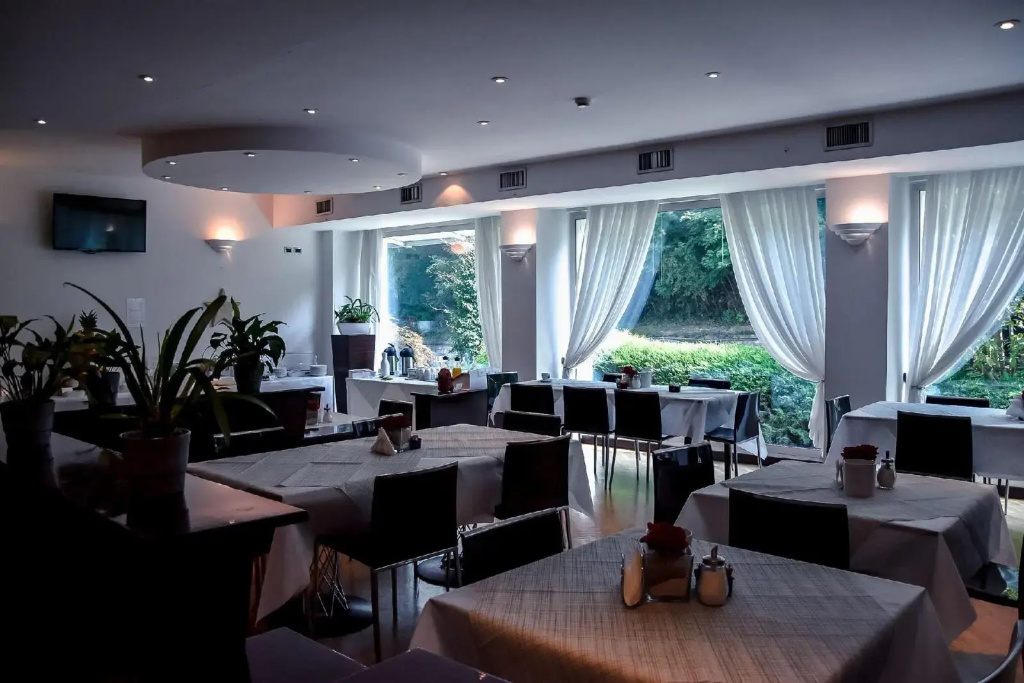 Aston Hotel - Général