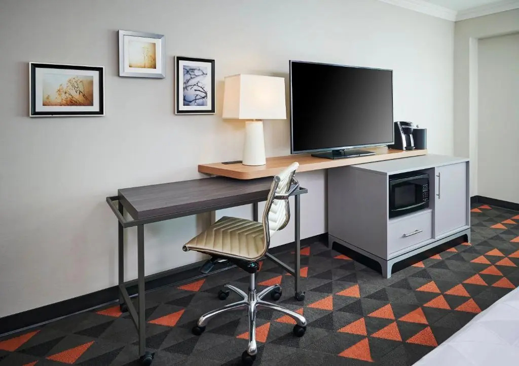 Holiday Inn Hotel & Suites Oakville @ Bronte by IHG - Chambres