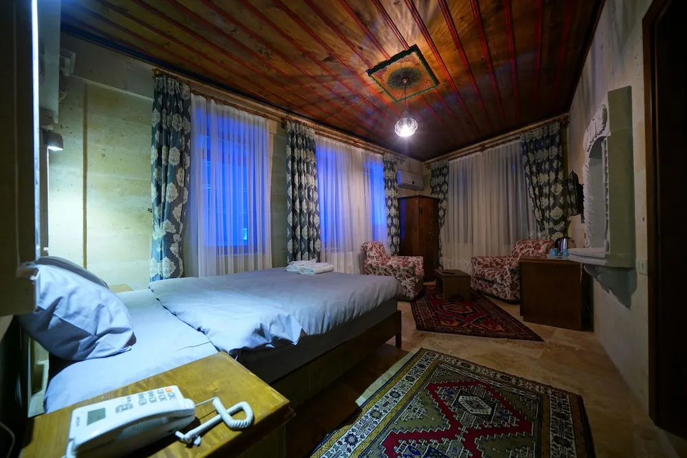 Luxury Double room (full double bed)