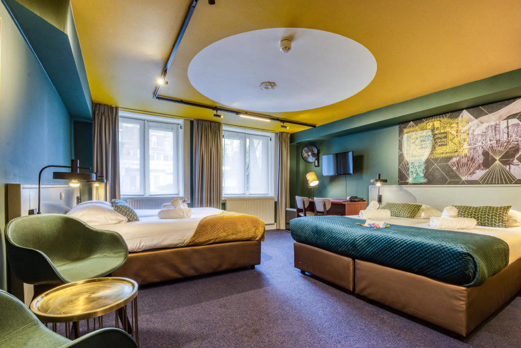 Quadruple room
