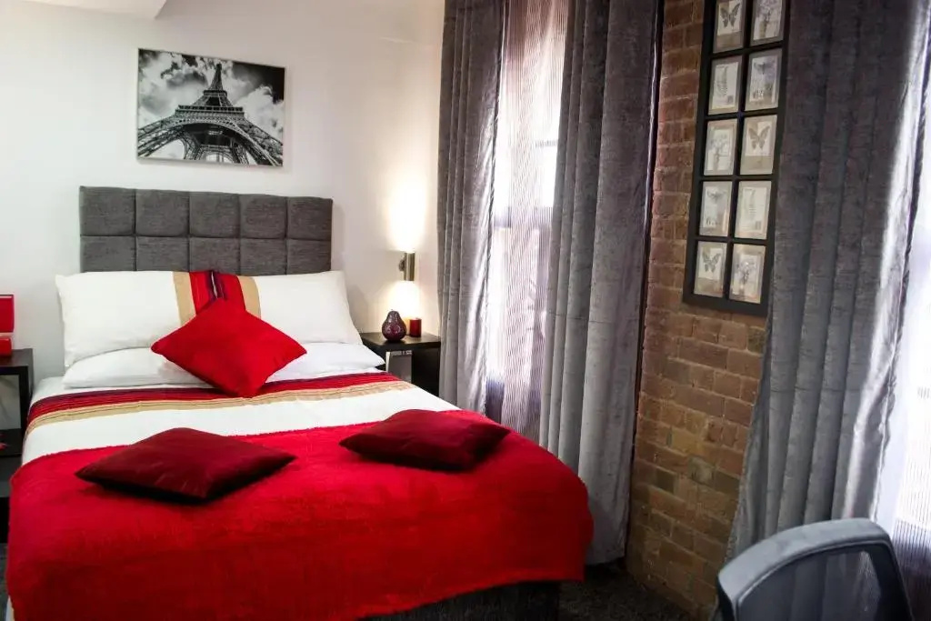 Trivelles Regency Nottingham Room Type - Economy Double room (full double bed)
