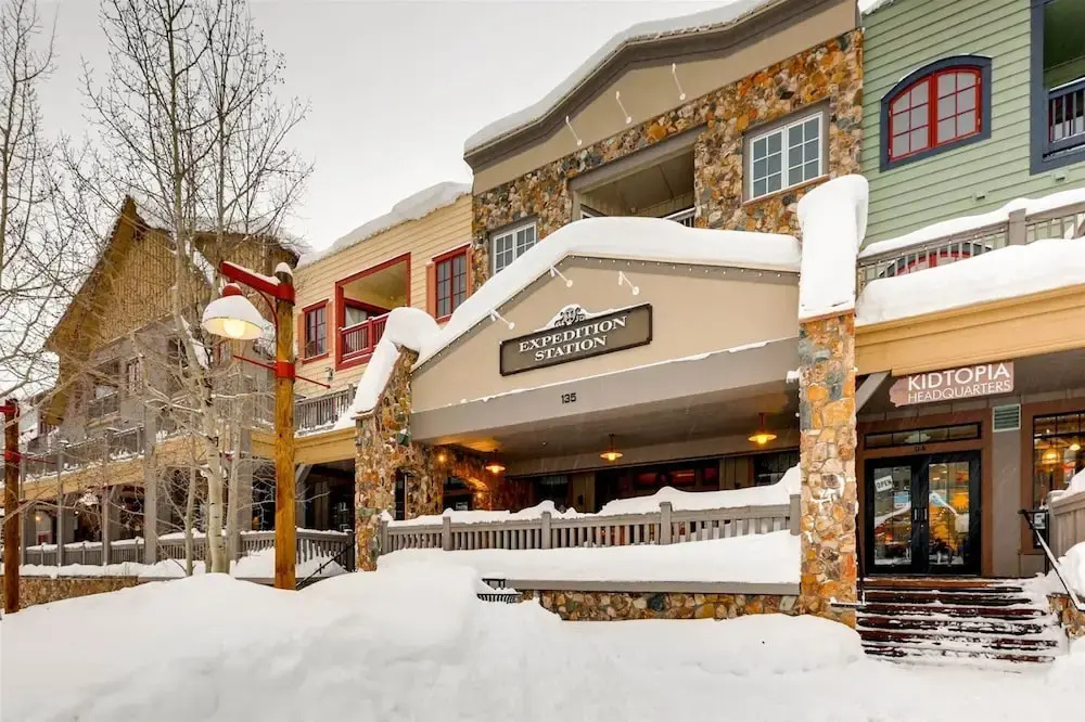 2 Bedroom Colorado Vacation Rental in River Run Village with Pool and Hot Tub Access