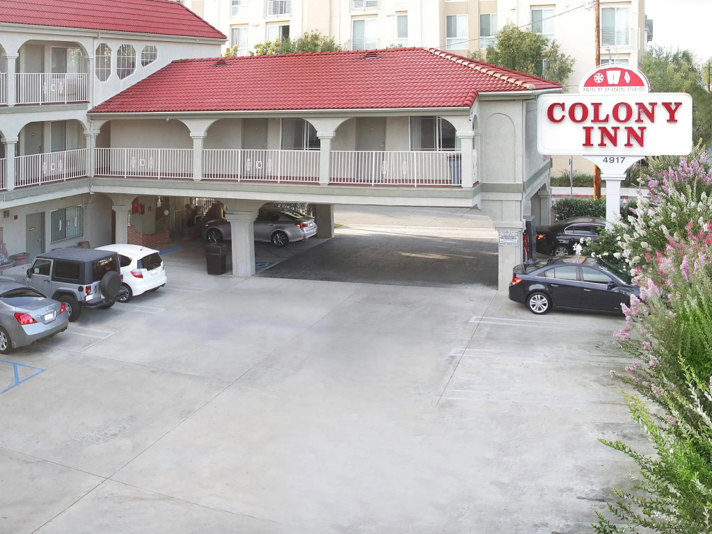 Colony Inn — фото