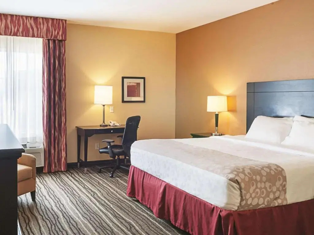 La Quinta Inn & Suites by Wyndham Slidell - North Shore Area - Chambres