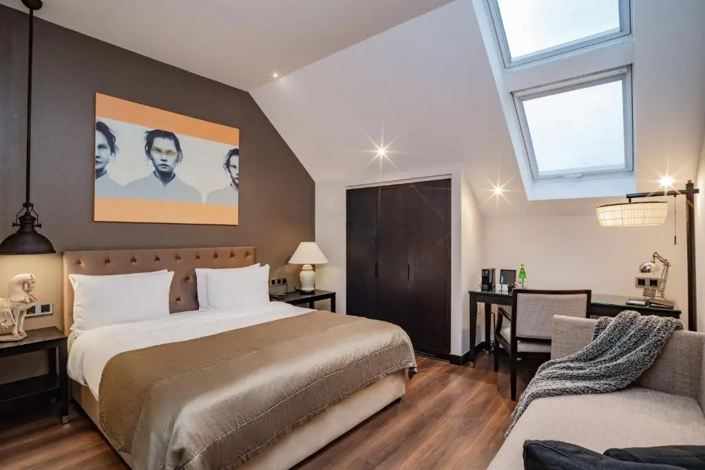 Double room (full double bed)