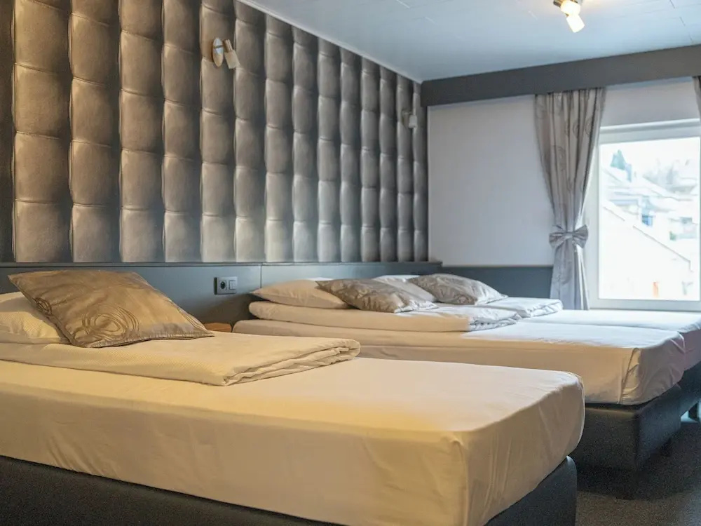 RAVEL Hotel Cyrano - Chambres