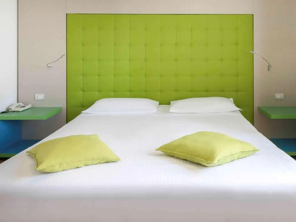 Hotel Milano Palmanova - Tap to explore photos