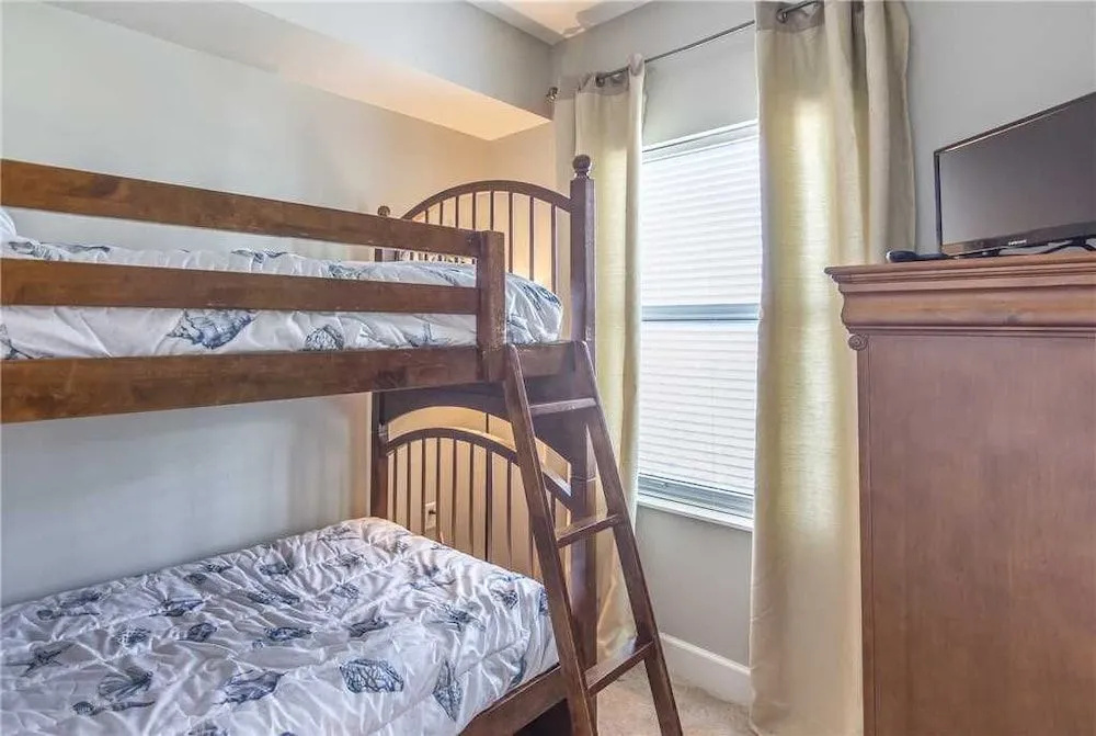 Seawind 502 - 3 Br condo by RedAwning