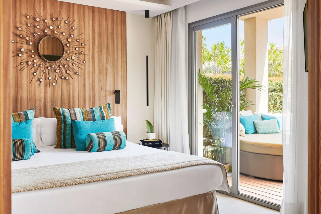 2 Bedrooms Swim Up Suite