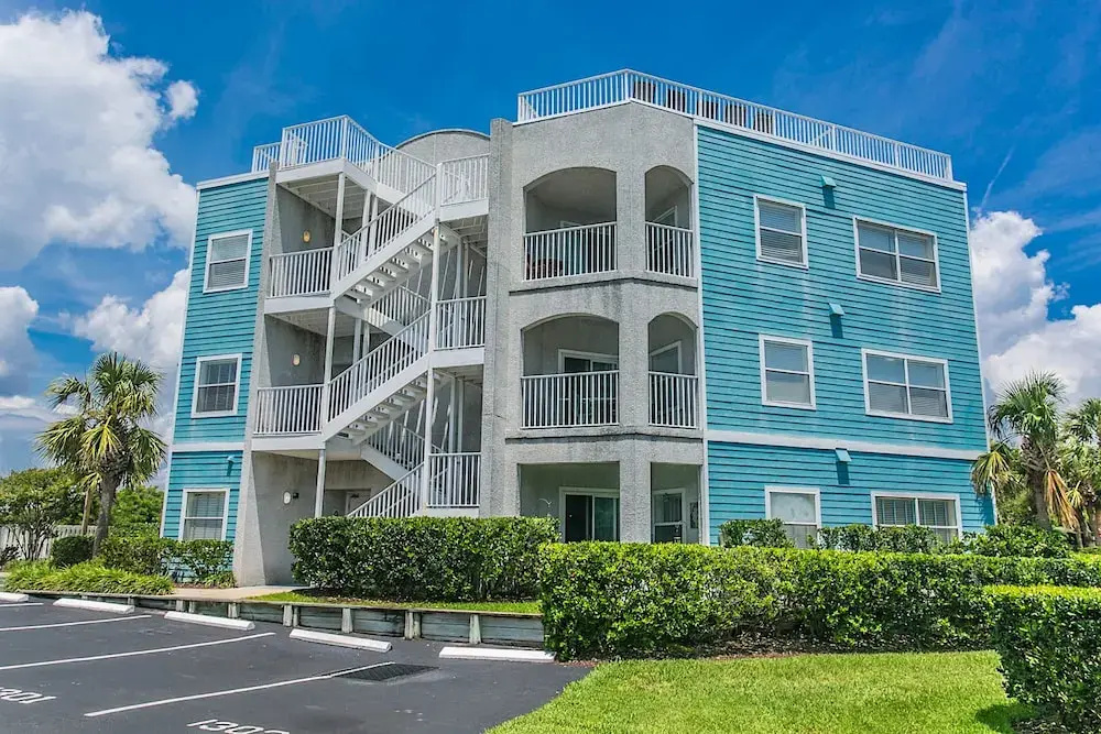 Seaside Haven: Stylish Condo, 3 Pools New Rental