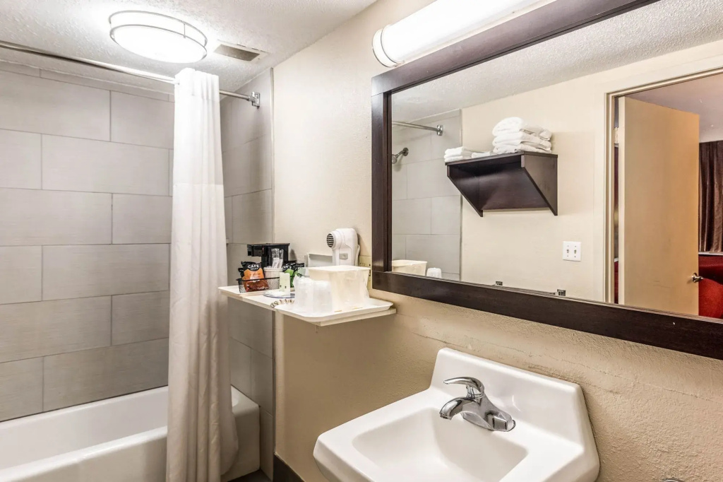 Colby Inn and Suites - Général