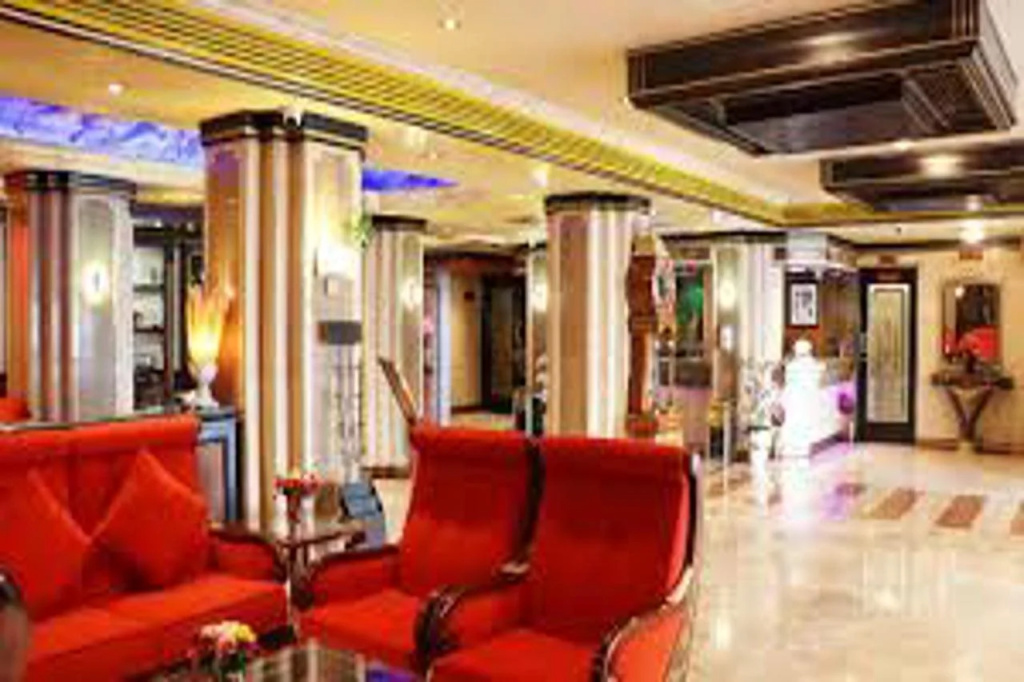 Lobby & Reception