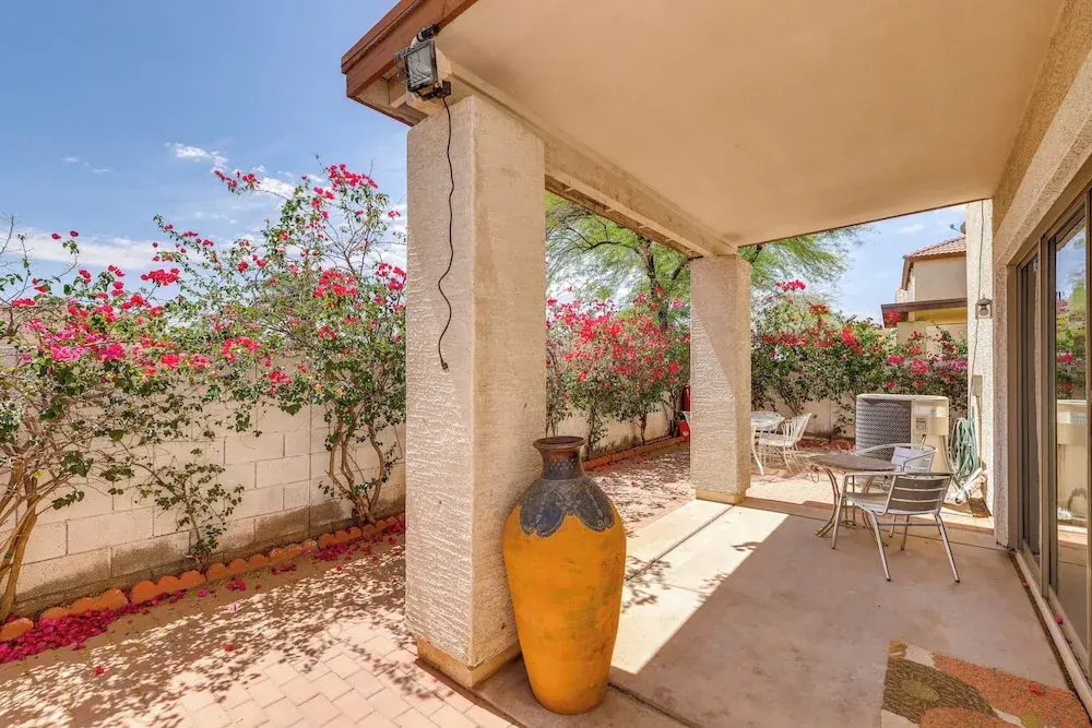 2 Mi to Desert Diamond Arena: Home w/ Patio!