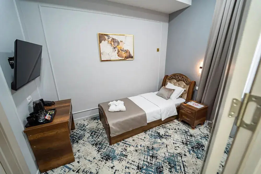 Economy room