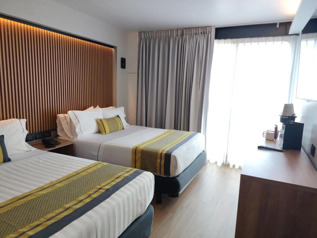 Hotel Block Suites — 3