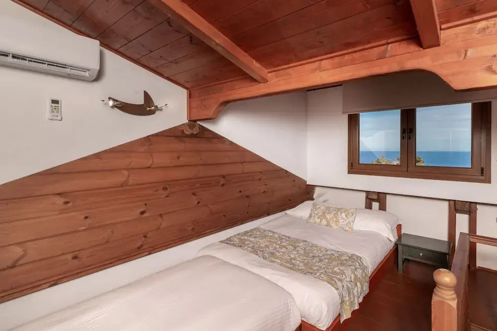 Apartment with balcony