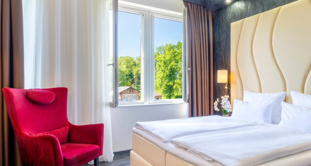 Standard Double room (full double bed)