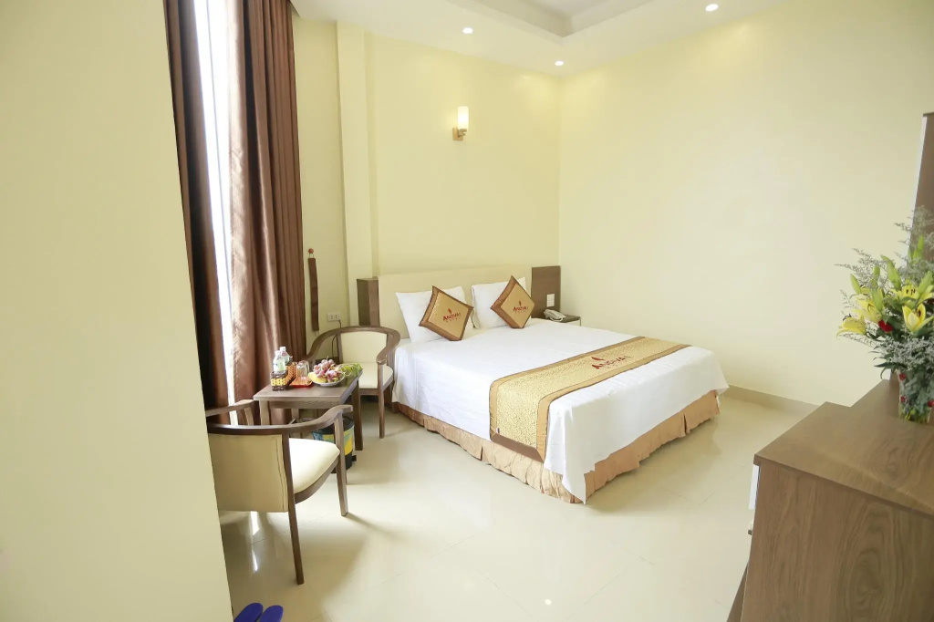 Deluxe Double room (full double bed)