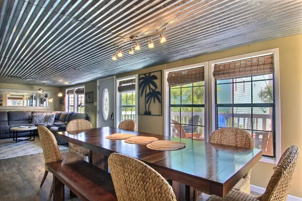4 Palms by Silver Sands Vacation Rentals