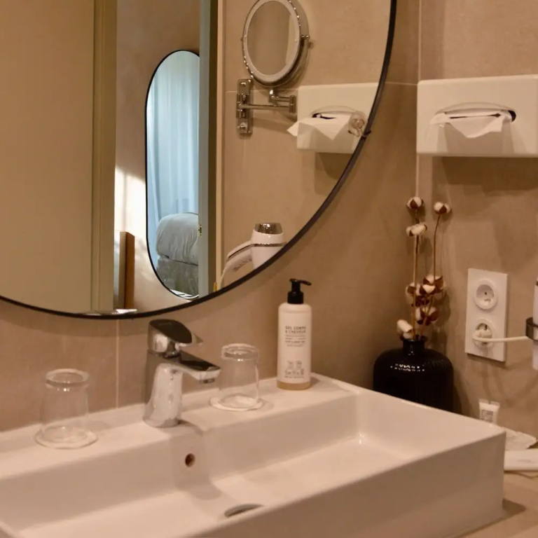 Superior Double room with garden view (full double bed)