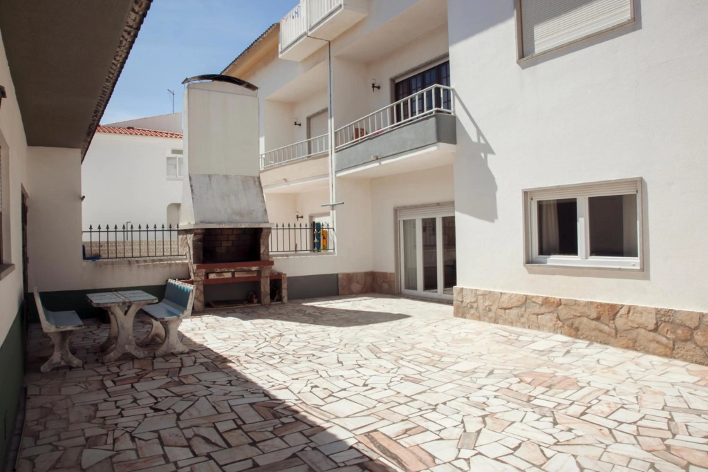 Mare Cheia (High Tide) Beach and Surf Apartments
