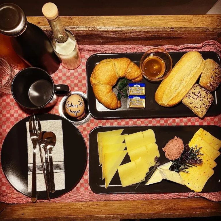 Food & Beverage