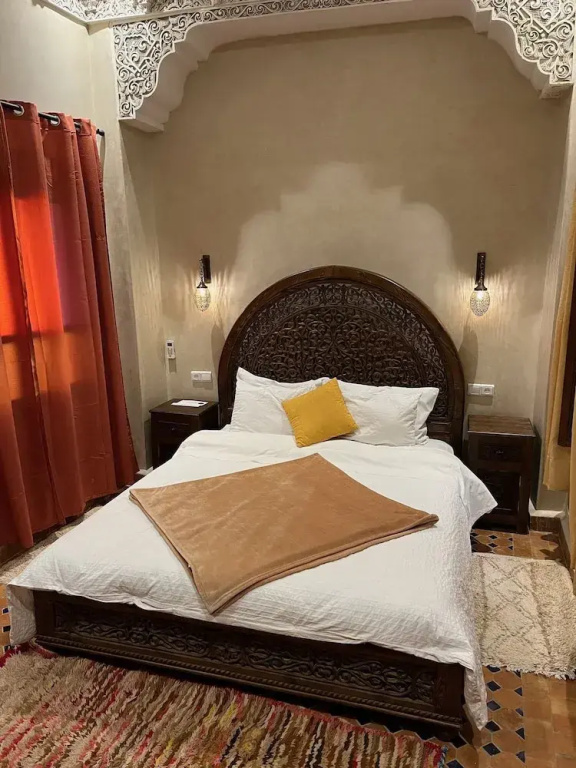 Deluxe Double room (full double bed)