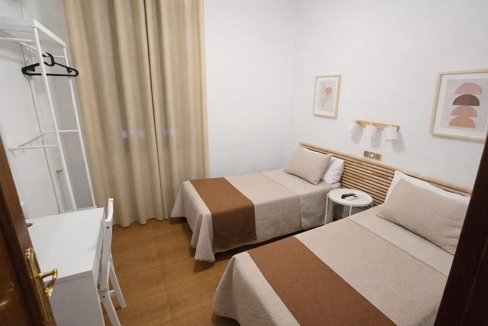 Standard Double room with courtyard view (twin beds)