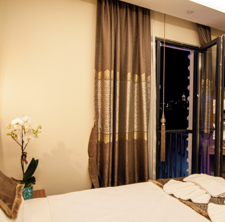 By Historial Hotel — 2