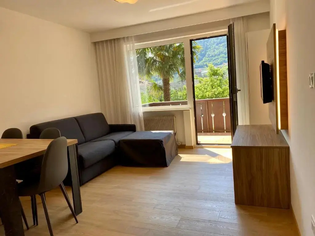 2 Bedrooms Apartment