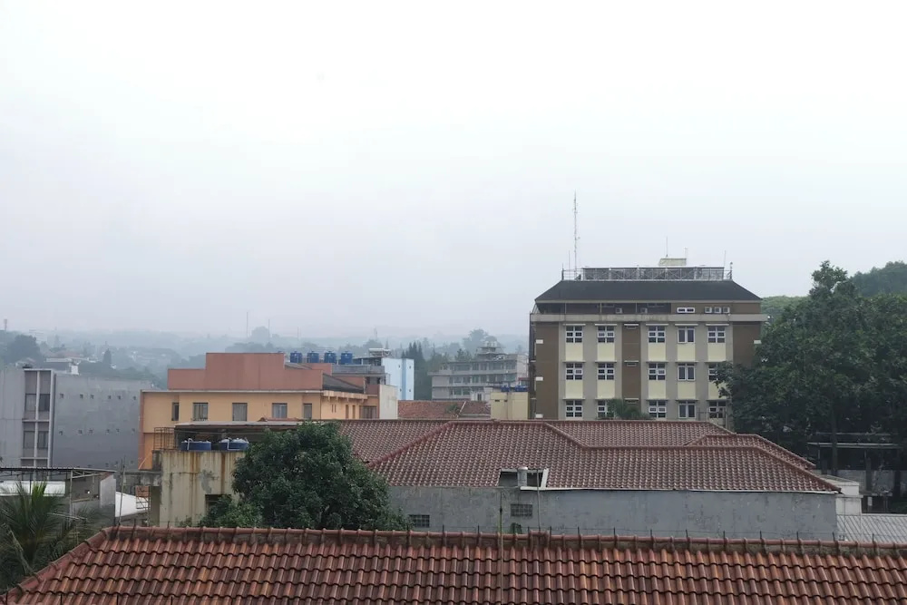 Good Deal Studio Apartment At Parahyangan Residence