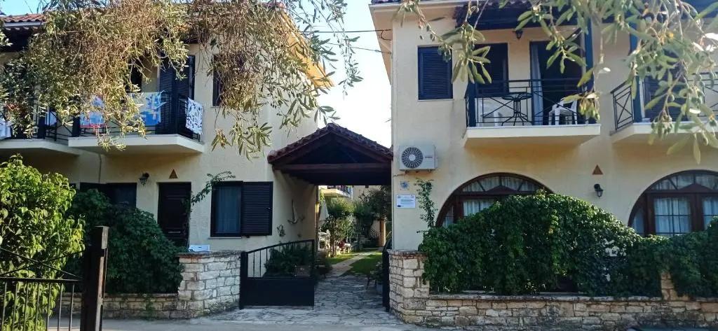 Hotel Raptis Residence