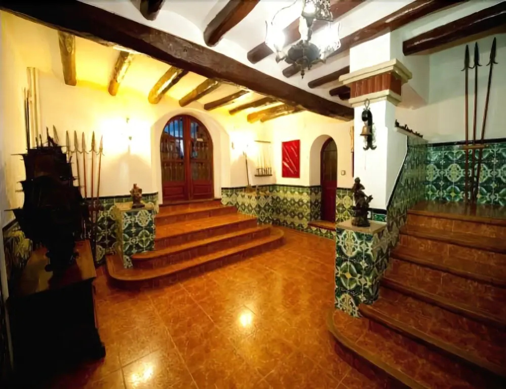Lobby & Reception