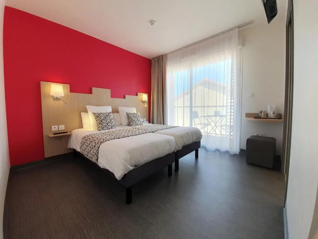 Standard Double room with balcony (full double bed)