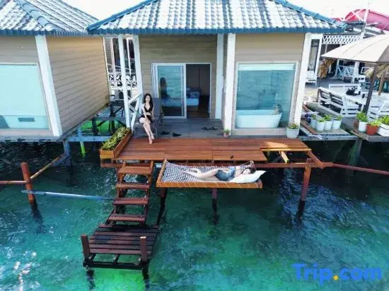 Vera Lavu Water Villa (24-Hour Chinese Housekeeper Service & Unlimited Snorkeling)