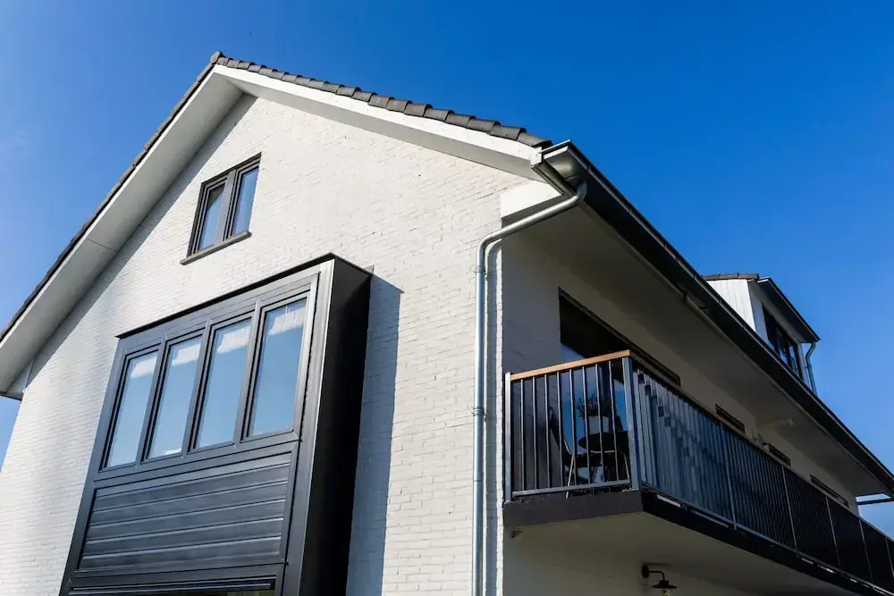 Recently Renovated Family Home Near the sea