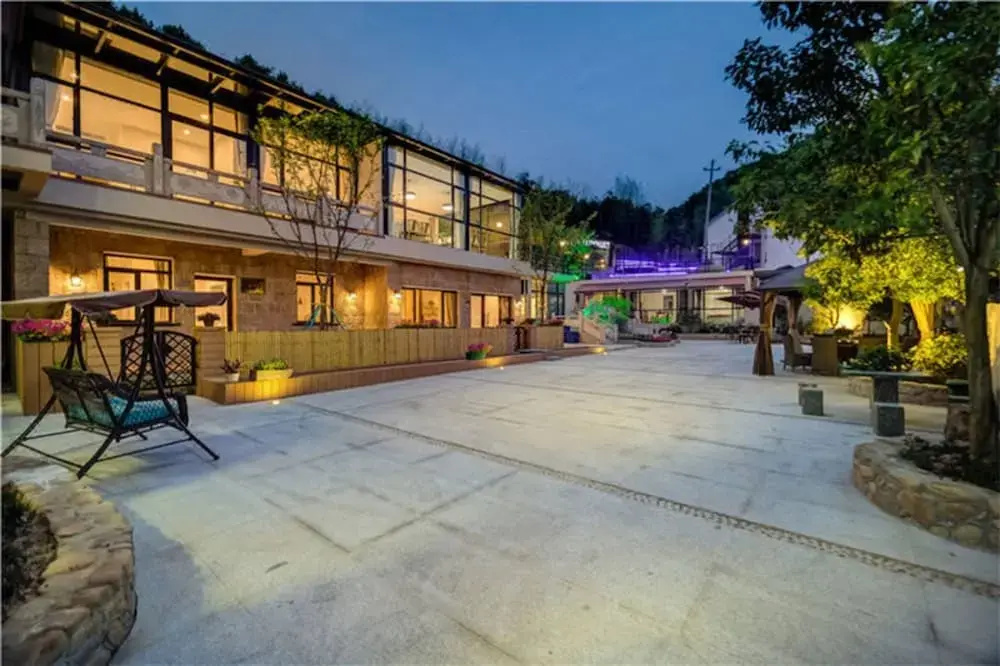 Huazhuyue·Moganshan Yunjipo Hot Spring Beauty Villa (Houwu Transfer Center Store)