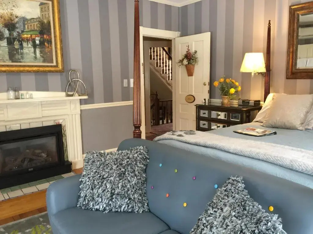 Superior Double room (full double bed)
