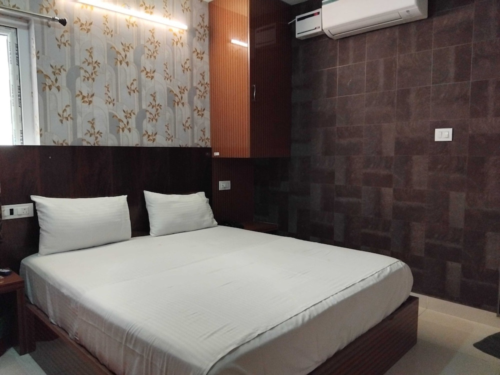Townhouse Jawaharlal Nehru Stadium