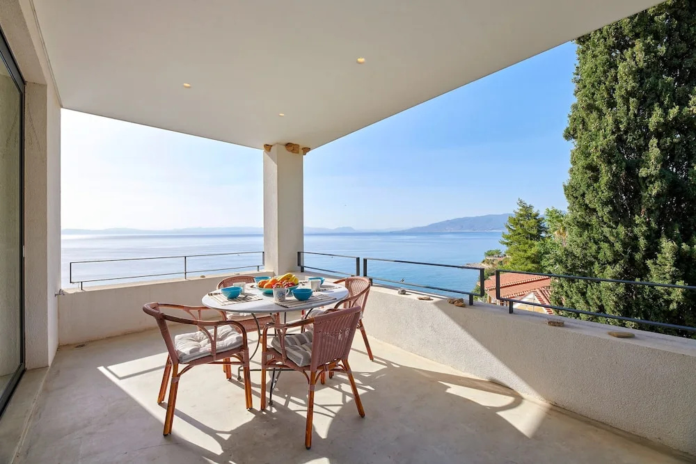 Apartment with balcony