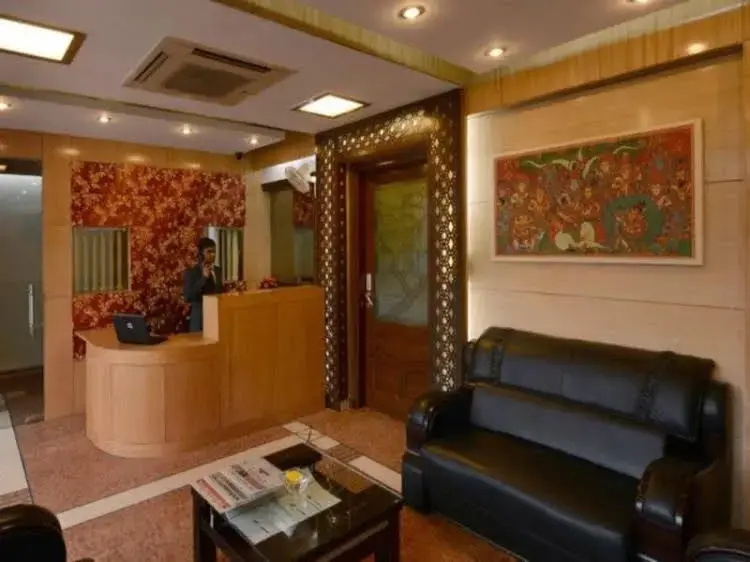 Lobby & Reception