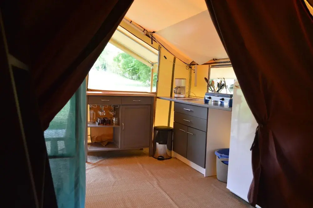 Voir la photo 2 — Camping Le Petit Lion - Tente Safari
