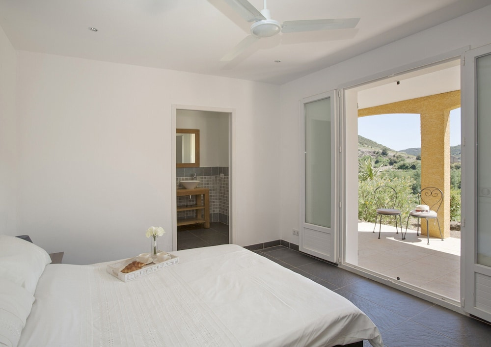 Voir la photo 3 — Roquebrun Villa With Pool